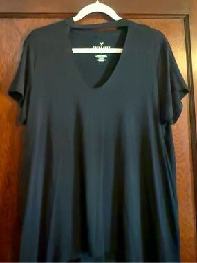 American Eagle Outfitters  soft & sexy Black V-Neck Short Sleeve Tee